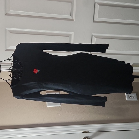 Wild Fable Red and Black Crew Neck Dress - Picture 6 of 8